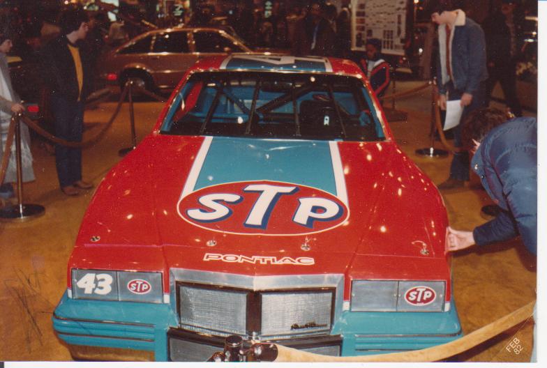 Richard Petty Pontiac 1982 2