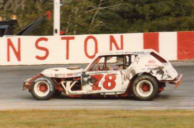 lloyd_agor_white_gremlin