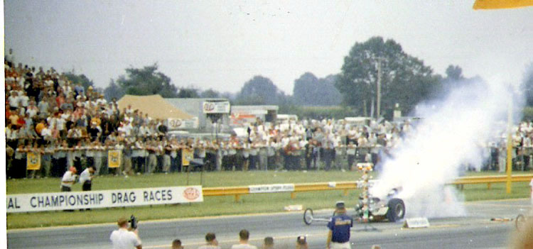 68INDY_DRAGSTER_BURNOUT_
