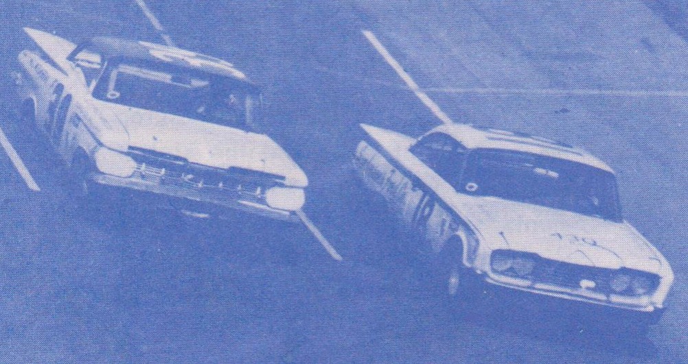 TS01A TRENTON N..J. SPEEDWAY, FIFTH ANNUAL,TRENTON 200 STOCK CAR RACE,SUNDAY,AUGUST 20,1967 #39 CHEVY, #18 FORD , TRENTON N.J. SPEEDWAY 1966 PHOTO