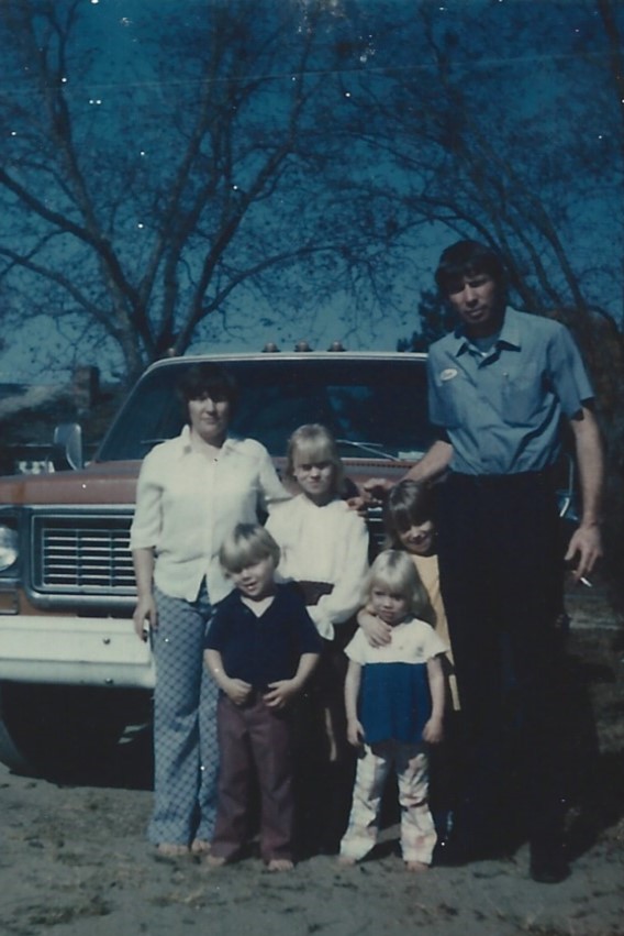 Sam, Jo and Family 11-4-1974 Ages: Sam-35, Jo-30, Melinda-9, Joan-7, Robert-4, Sharon-3