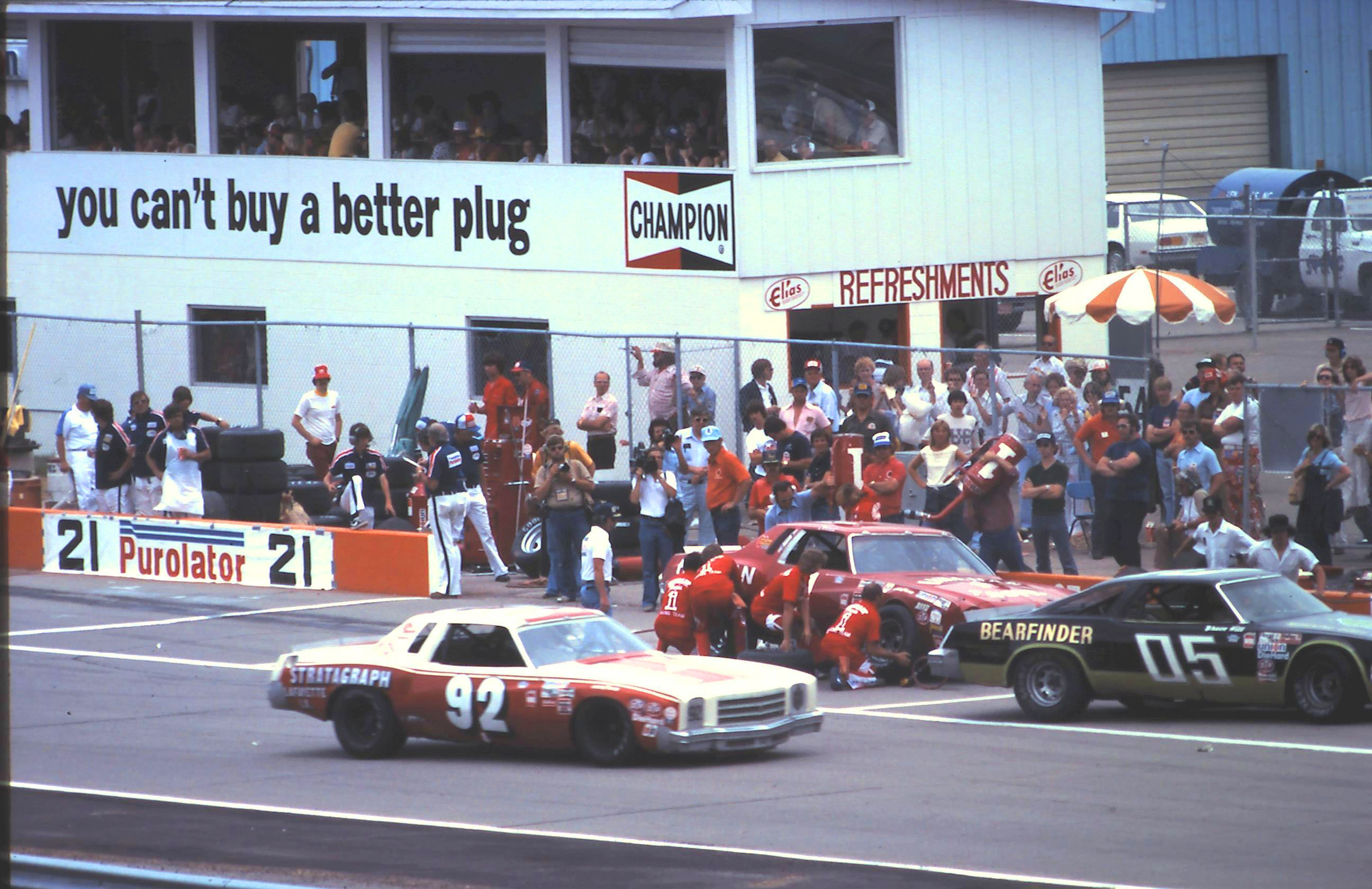#05 Bruce Hill #92 Skip Manning 1978 Gabriel 400