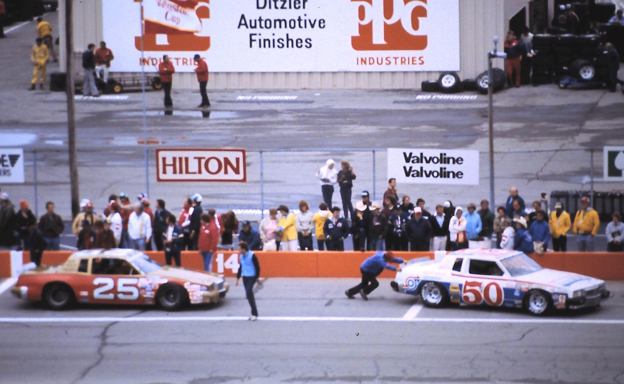 #50 Geoff Bodine #25 Ronnie Thomas 1982 Gabriel 400 @ Michigan