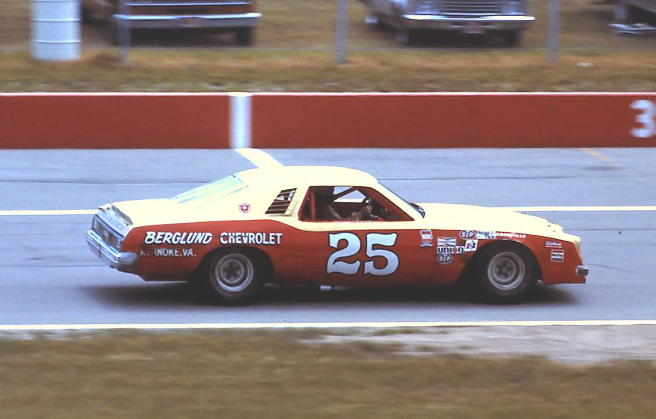 #25 Dick May 1976 Cam 2 Motor Oil 400 @ Michigan