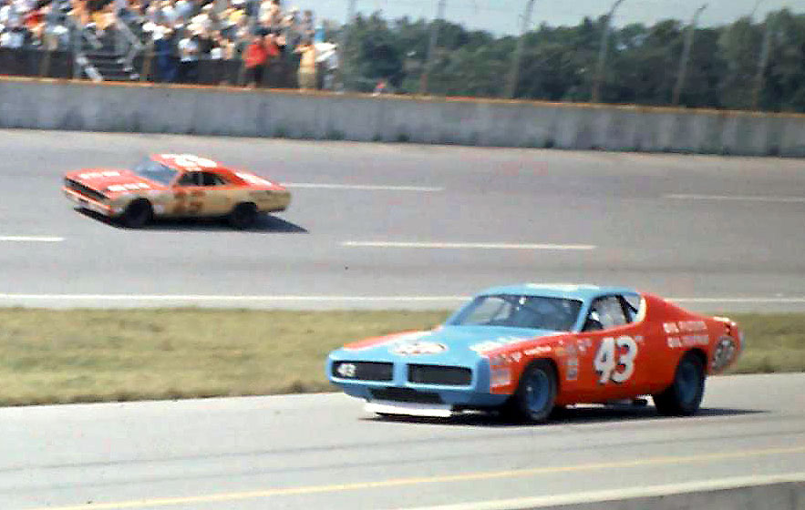 #25 Jabe Thomas #43 Richard Petty 1972 Yankee 400 @ Michigan