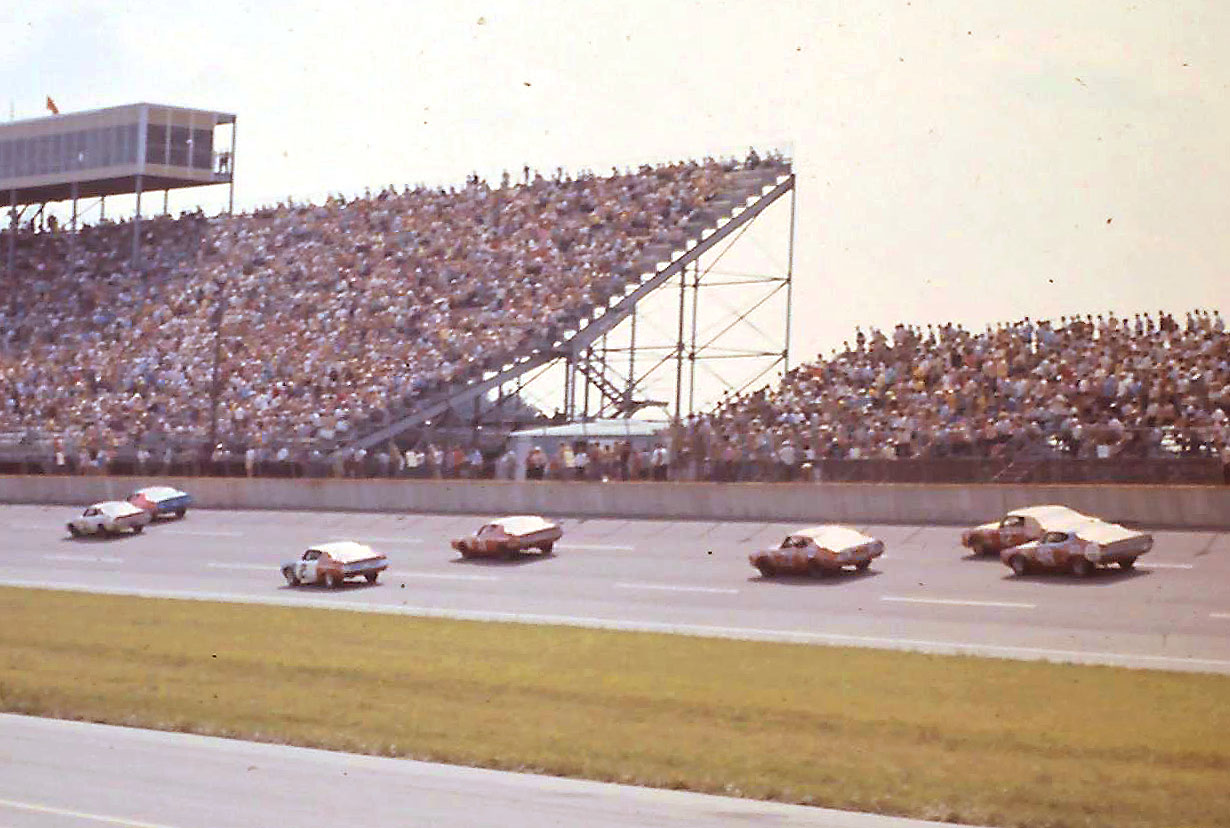 #43 Richard Petty #21 David Pearson #2 Dave Marcis #71 Bobby Isaac #72 Benny Parsons #12 Bobby Allison #48 James Hylton 1972 Yankee 400 @ Michigan