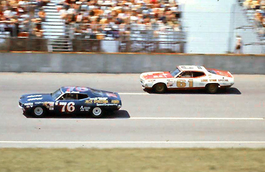 #76 Ben Arnold #61 Clarence Lovell 1972 Yankee 400 @ Michigan