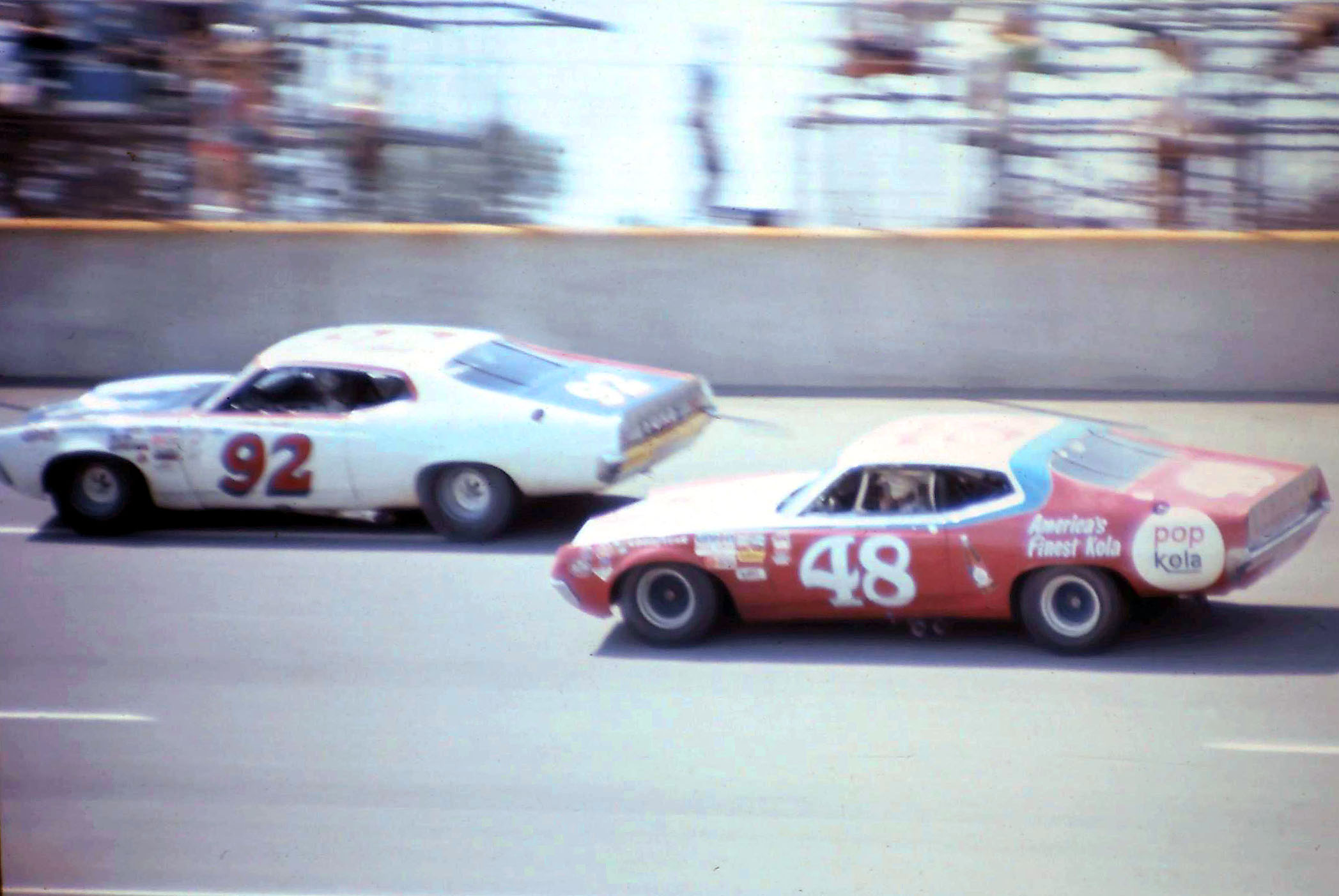 #92 Larry Smith #48 James Hylton 1972 Yankee 400 @ Michigan