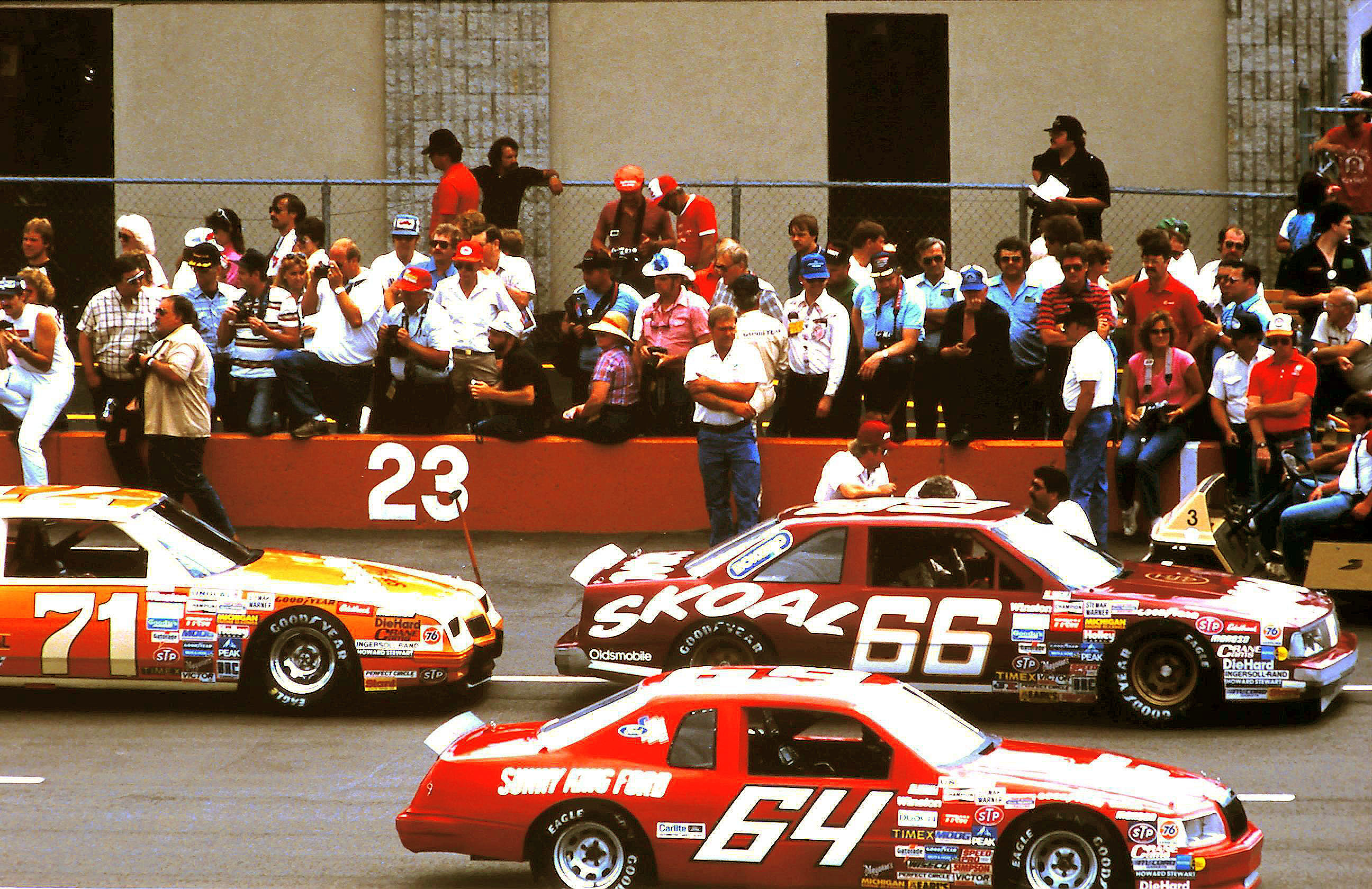 #66 Phil Parsons #64 Eddie Bierschwale #71 Dave Marcis 1986 Miller American 400 @ Michigan