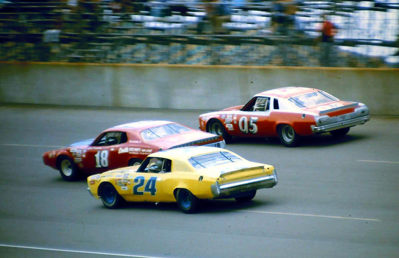 #18 Joe Frasson #05 David Sisco #24 Cecil Gordon 1974 Yankee 400 @ Michigan