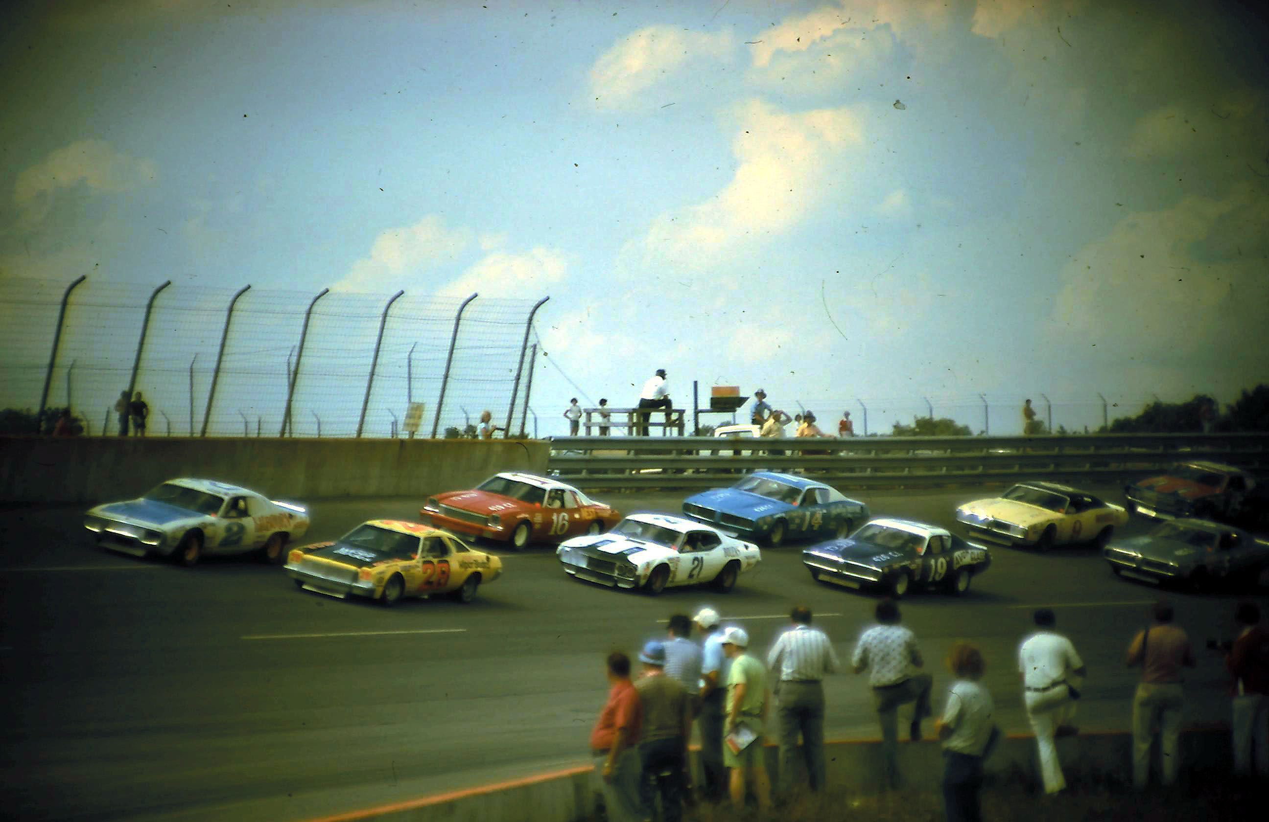 USAC #28 Gordon Johncock #2 Rodger McCluskey #21 Jack Bowser #16 Bobby Unser #19 Ron Keselowski #14 Ramo Stott #5 Dick Simon #9 Don White 1973 Twin 200 @ Michigan