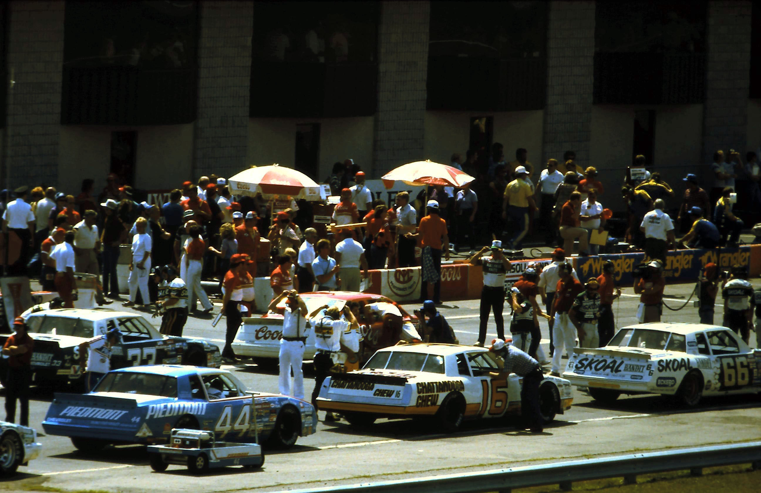 #9 Bill Elliott #66 Phil Parsons #33 Harry Gant #16 David Pearson #44 Terry Labonte 1984 Champion Spark Plug 400 @ Michigan
