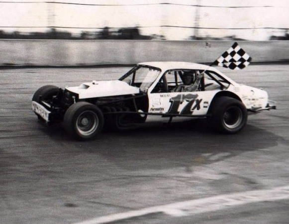 #17 Modified Bobby Holmberg