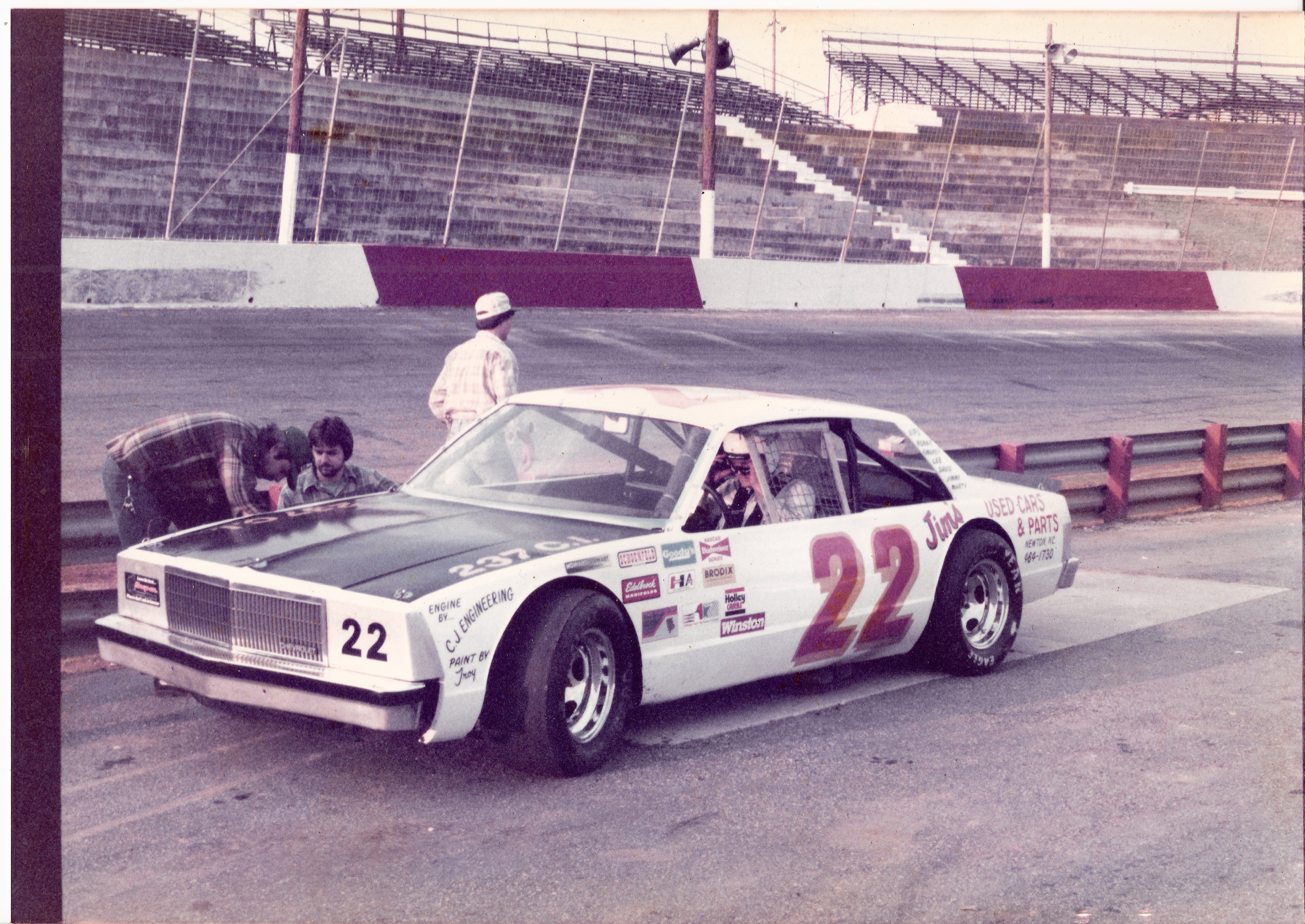 Duane Beaver, in Limited Sportsman, in the pits at Hickory, 1984