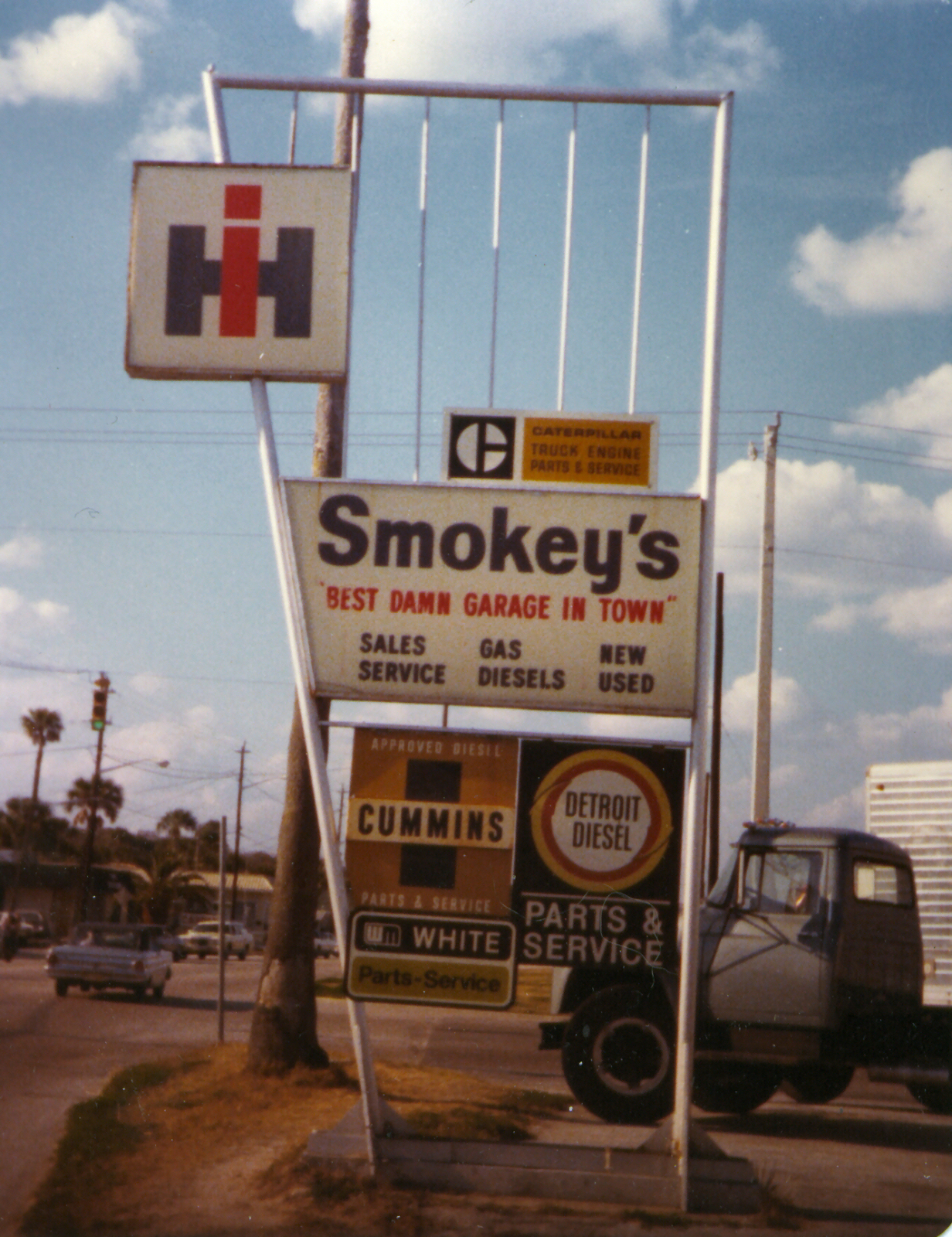 Smokey’s Garage 1977