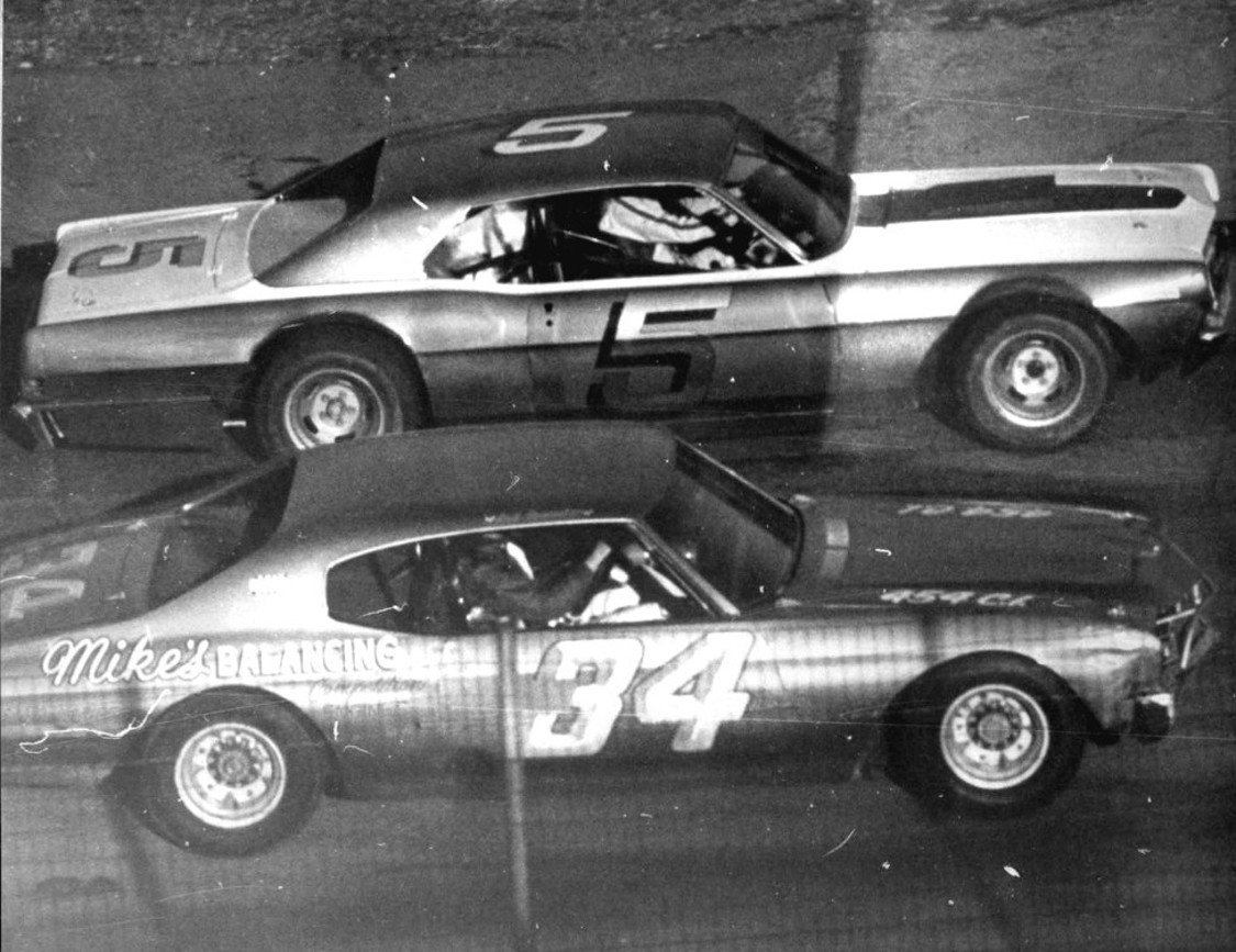 #34 (84) Bob Senneker & #5 Bill Konczos @ Heidelberg (PA) Raceway 1972