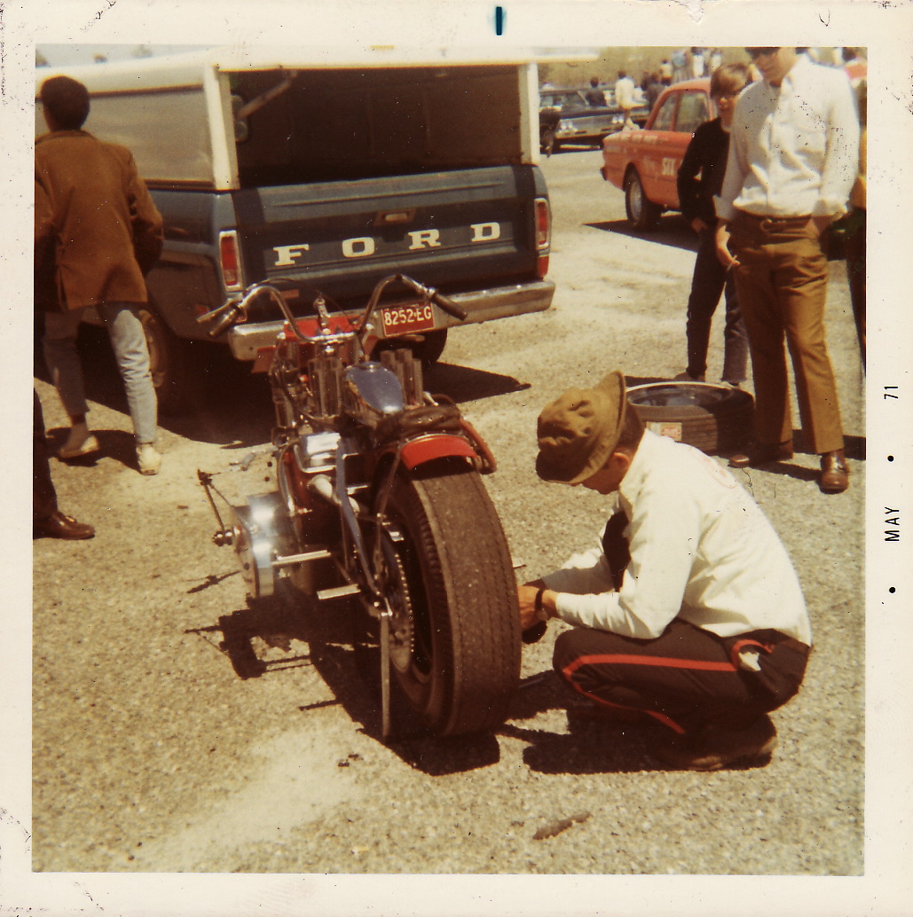 E.J. Potter and his V-8 Motorcycle – Richmond Dragway 1971 0041